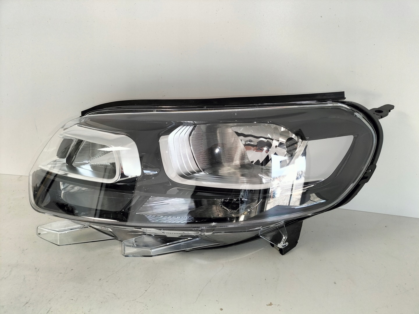 light front reflektor left CITROEN JUMPY III 16- ZAFIRA D 19- VIVARO C