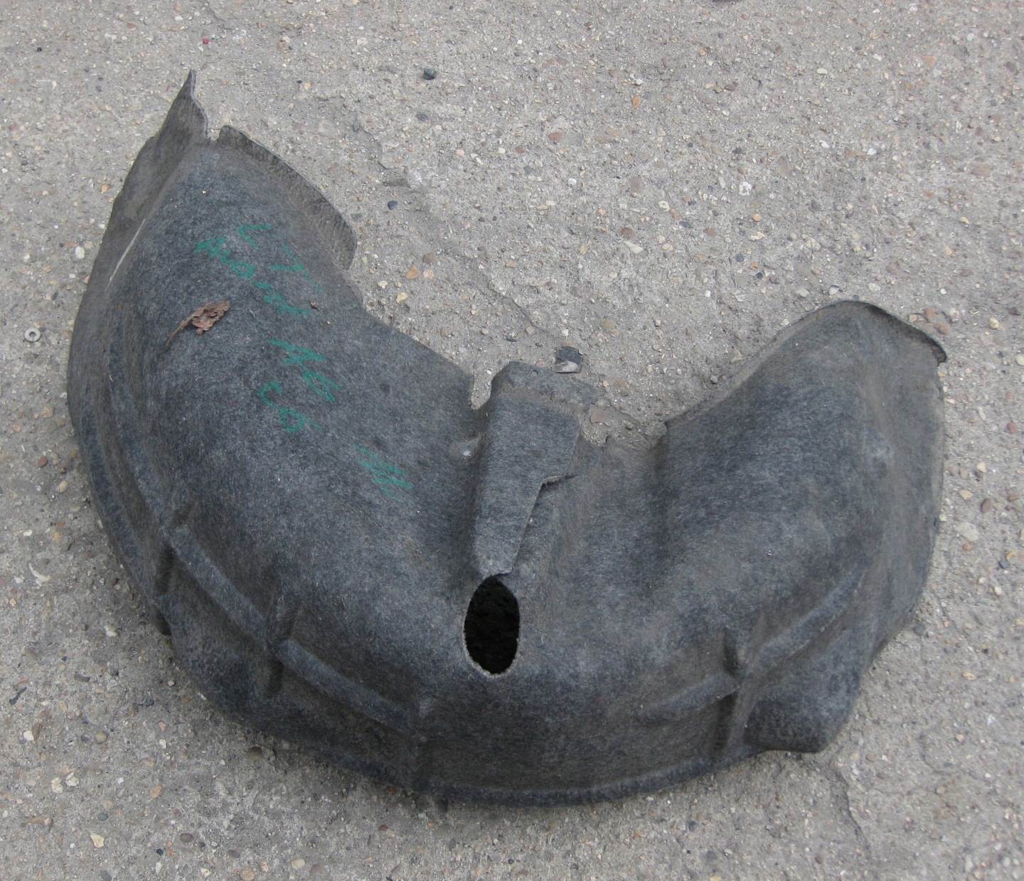 AUDI A6 C6 LIFT KOMBI mudguard left rear part MATERIALOWE 4F0810171D