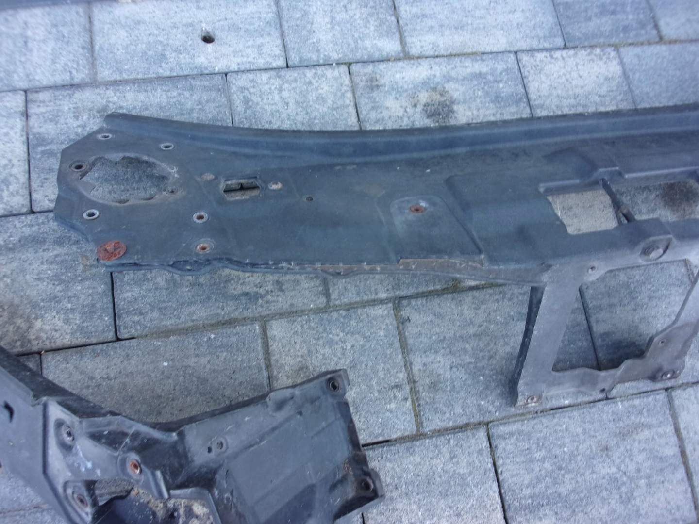 MERCEDES CL 216 W216 CL 500 support panel for radiators upper pillar A2166200072