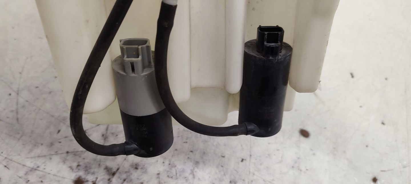 Behälter Spritzdüse Behälter Toyota Avensis T27