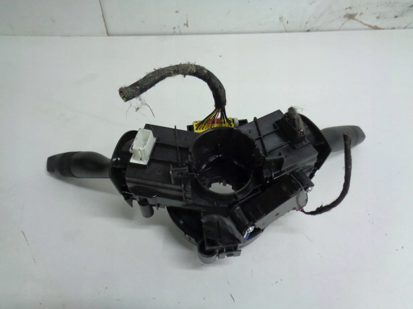 OPEL ASTRA K V steering wheel levers and controls ring 39017556