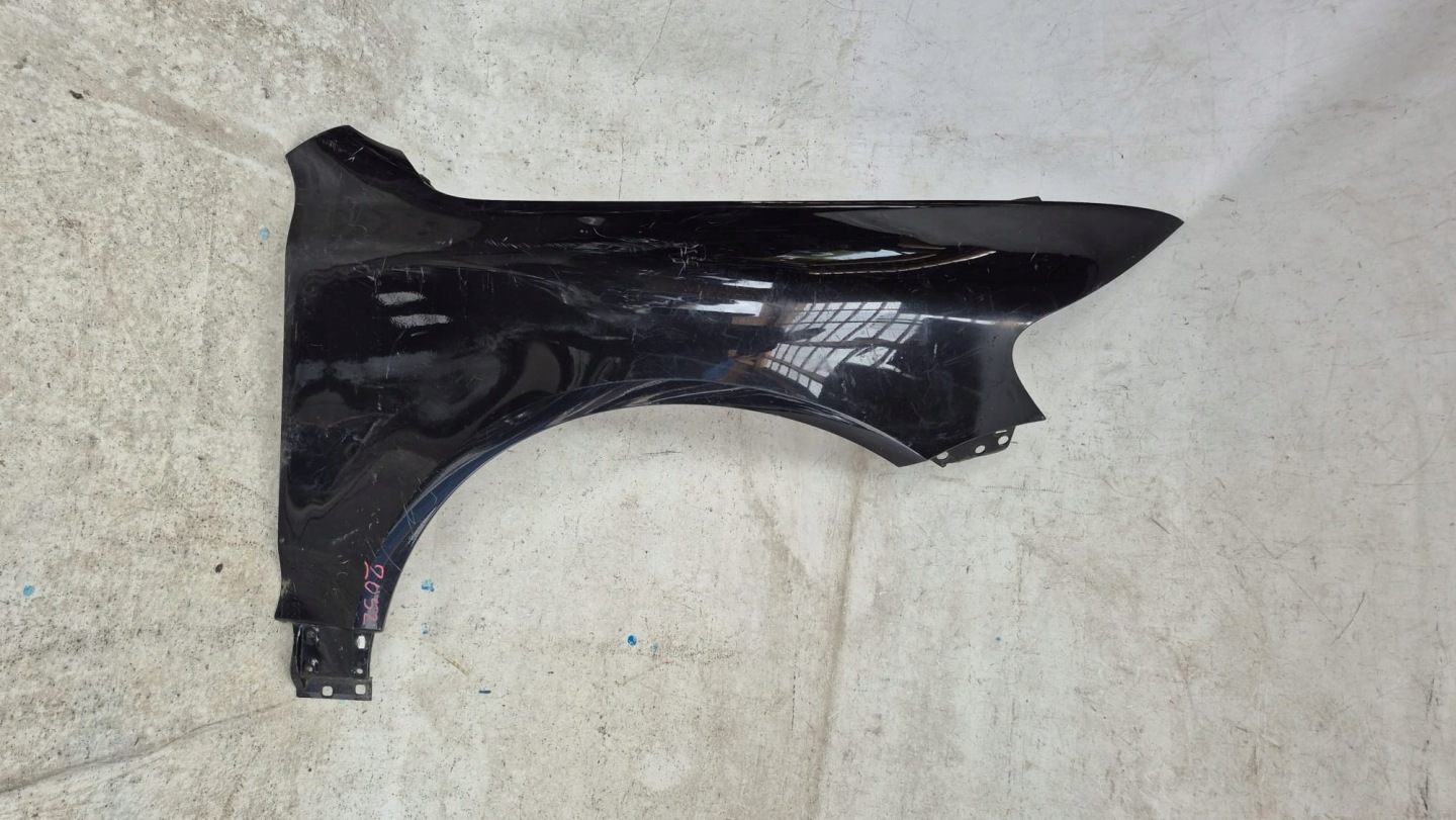 VW TOUAREG and 1 02-06 fender front front right
