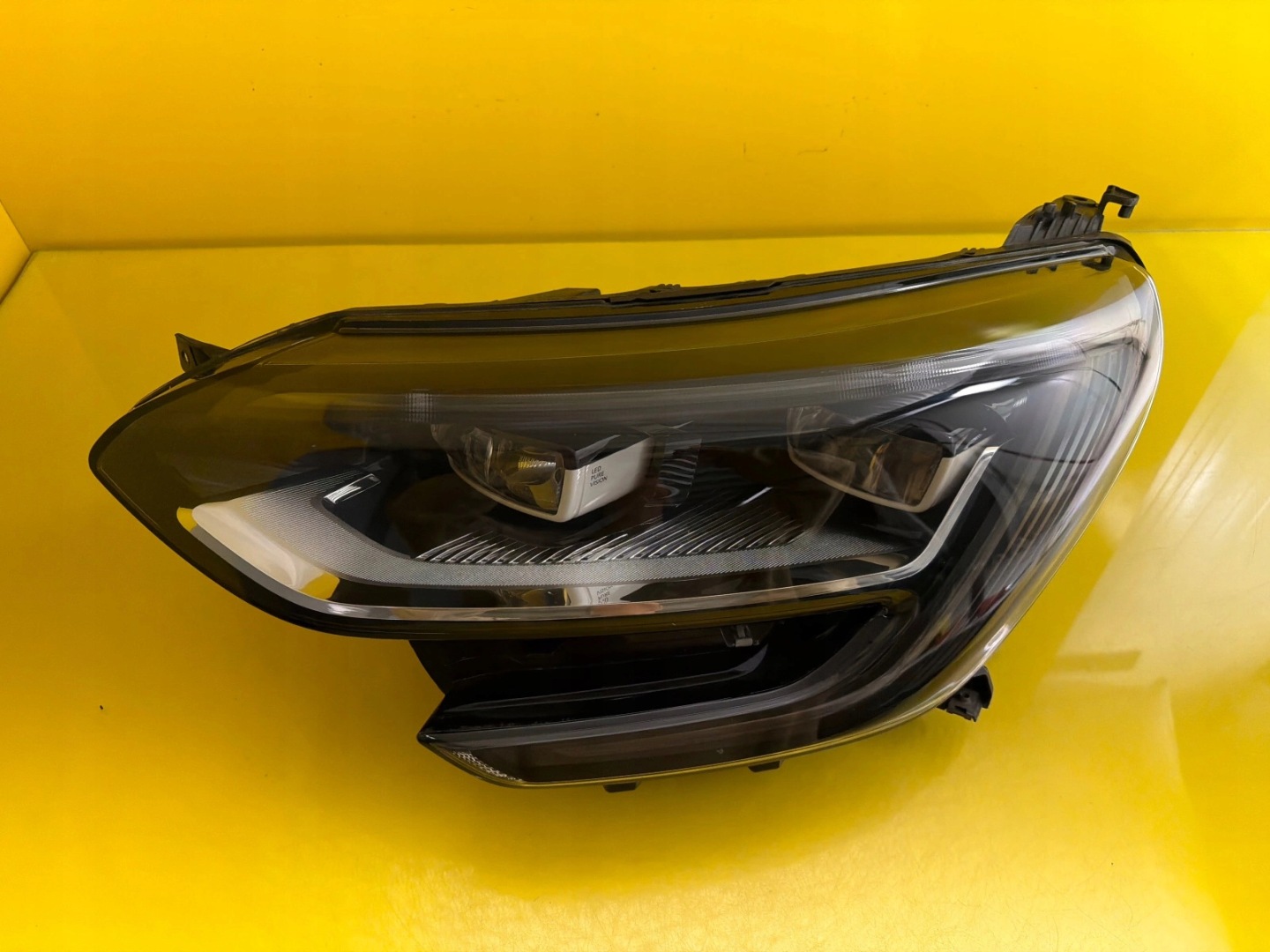 light left front Renault Megane IV Full Led 260601093R