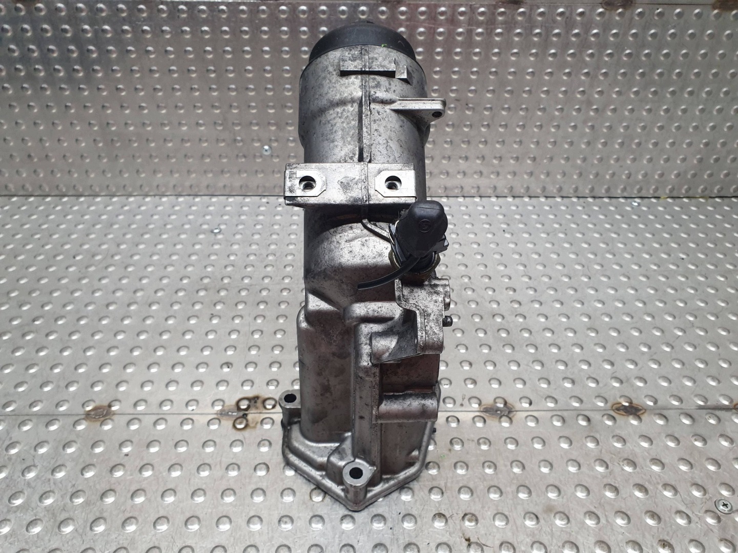 Ölfiltergehäuse 7787072 BMW E46 E87 E90 E60 X3 E83 2.0D M47