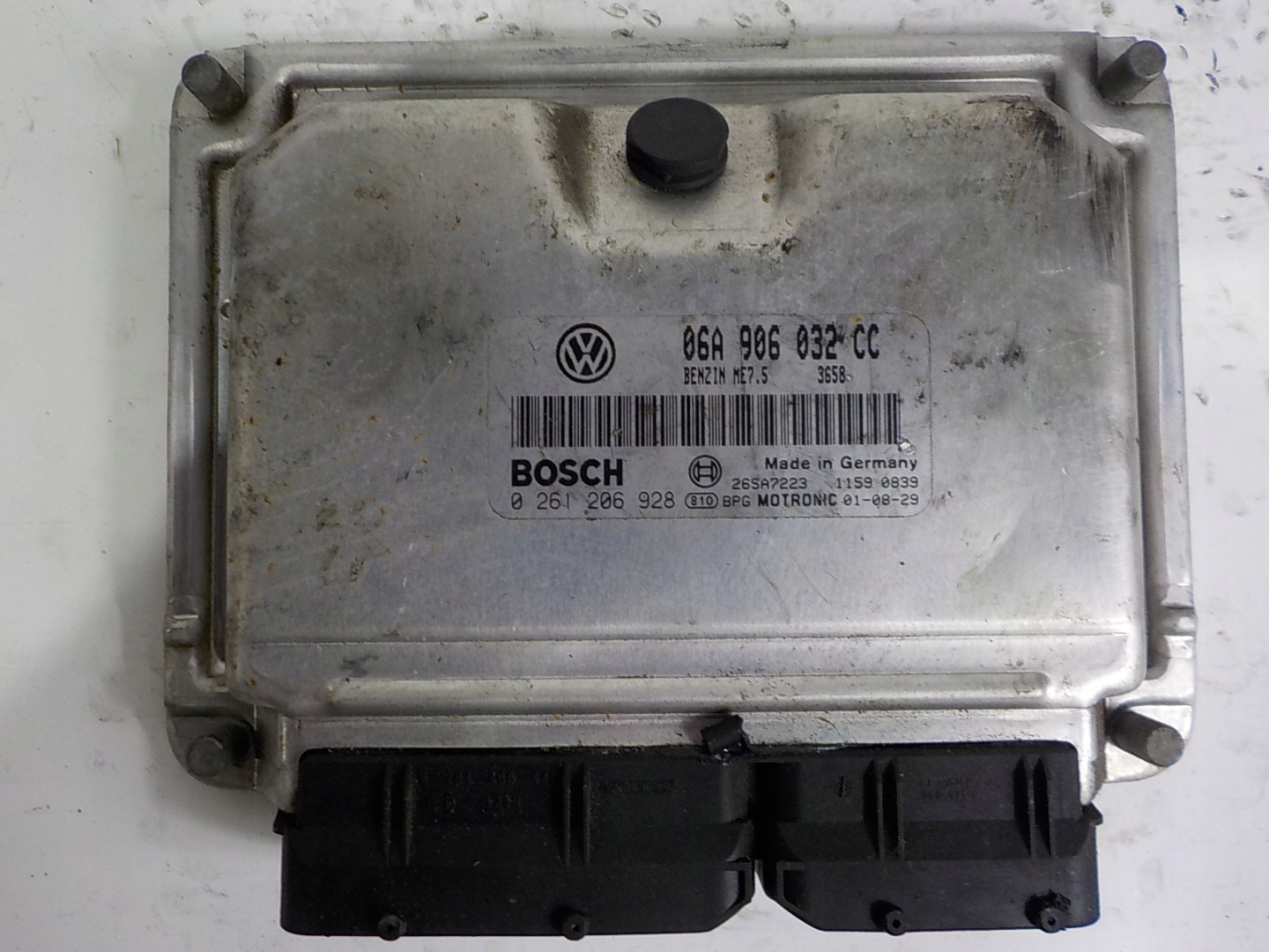 VW SKODA computer control unit 06A906032CC 0261206928