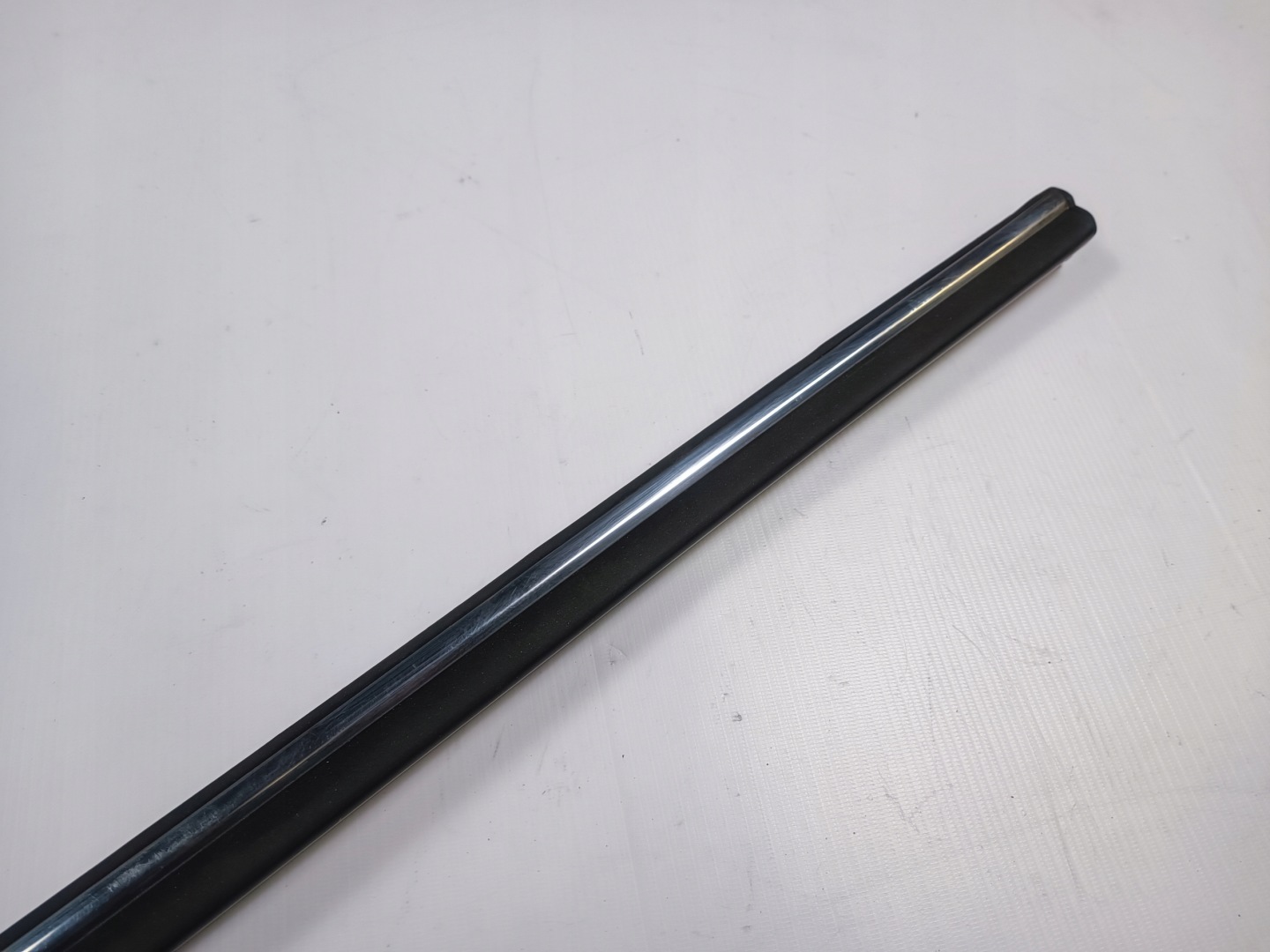 moulding door left front Mercedes SL 107