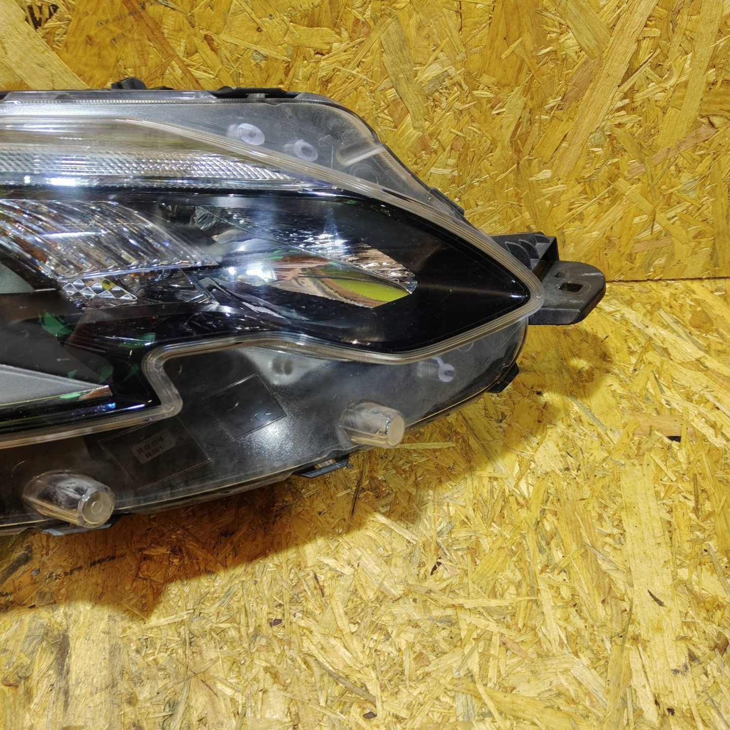 Peugeot 2008 and 2017 front side right light front
