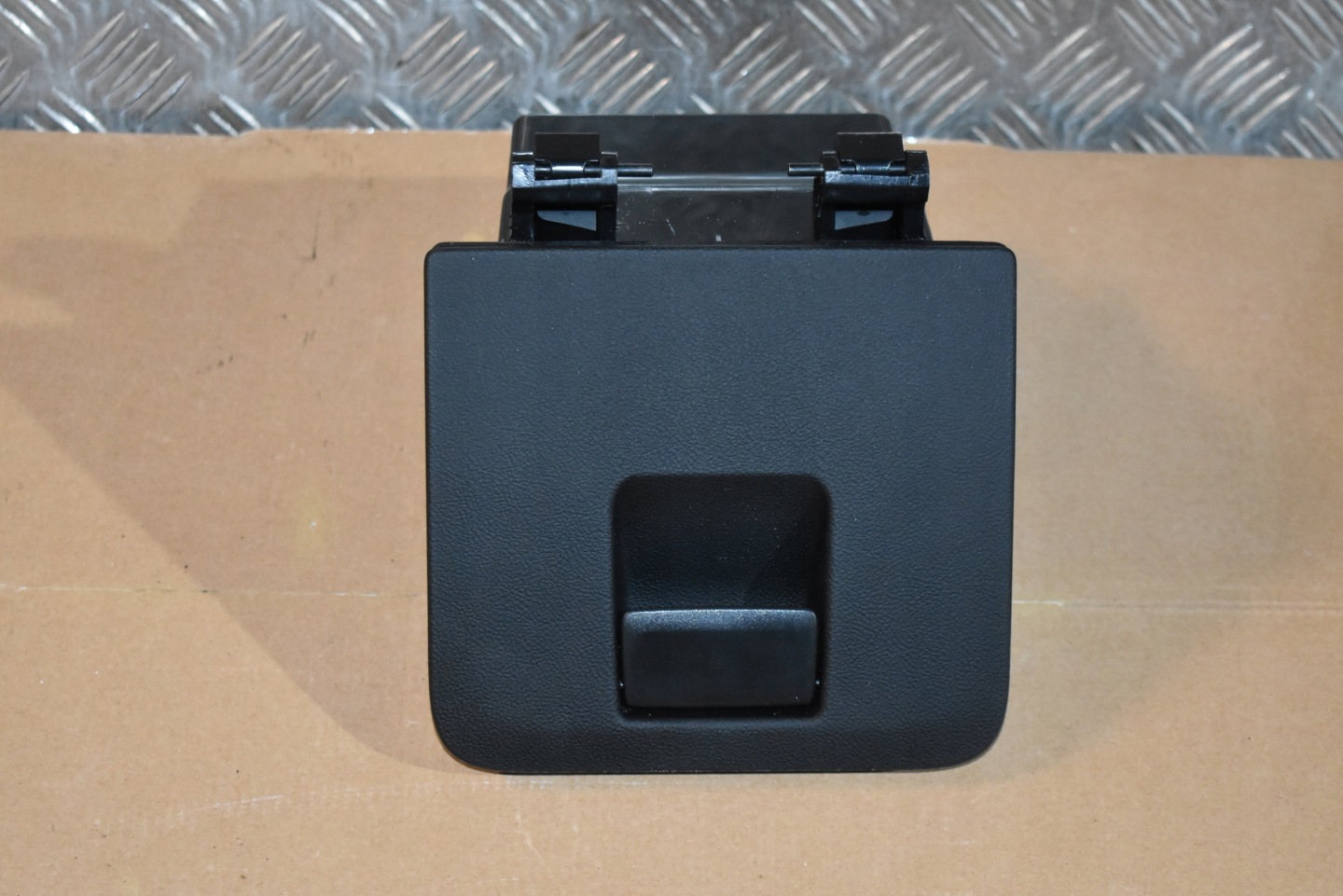 IDEALNY CHOWEK Console BMW G01 G02 1