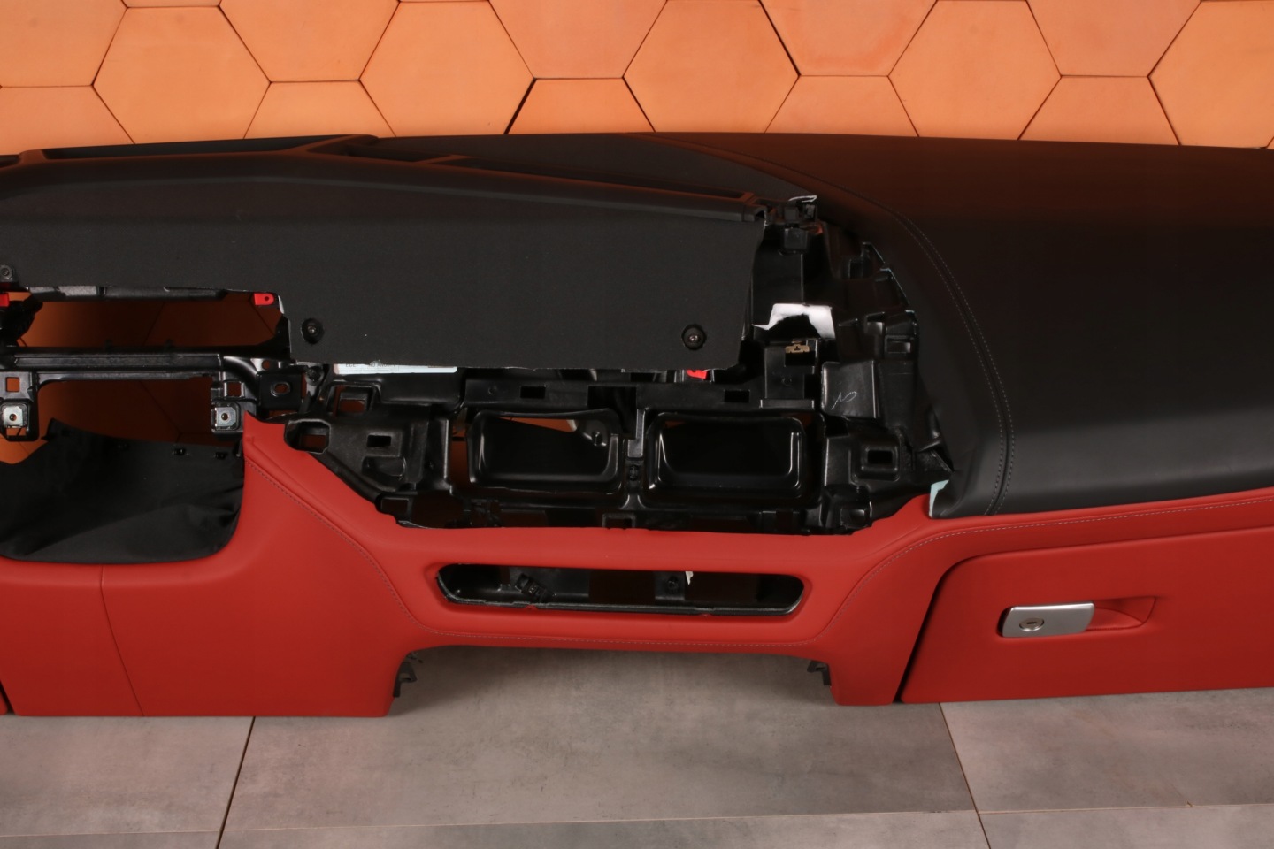 BMW X8 XM G09 originál dashboard instrument panel console MERINO SAKHIR ORANGE HUD