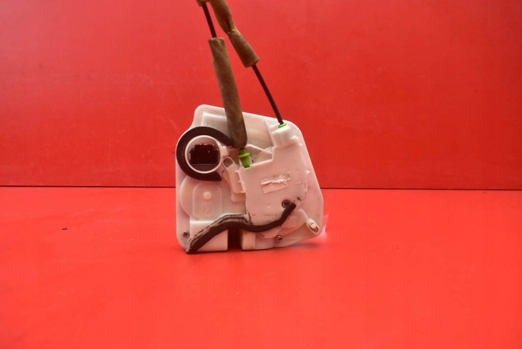 lock door left rear part rear MAZDA 3 2 II BL 5D HB 09-13