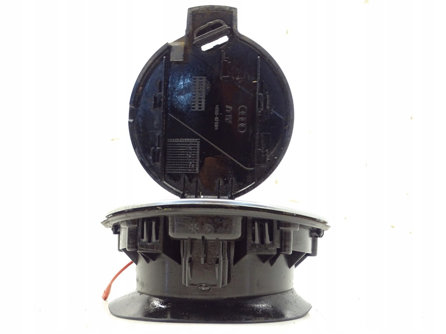 Volet trappe carburant Carburant AUDI TT 8S0809857E