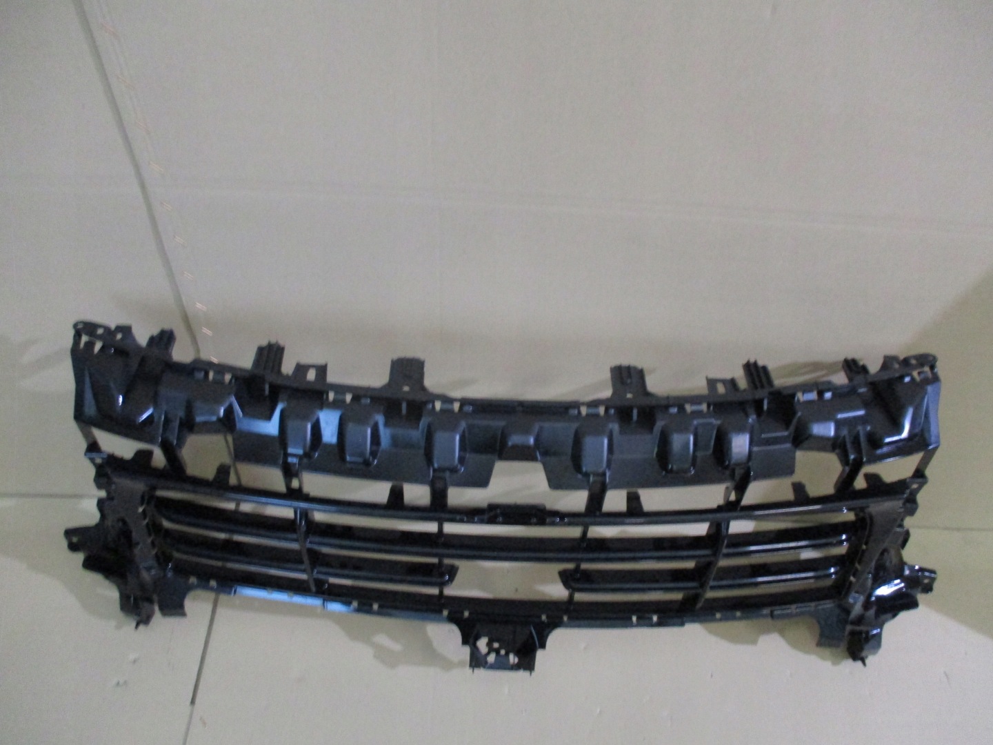 grille of a bumper front front Porsche Cayenne 9Y0807683AA