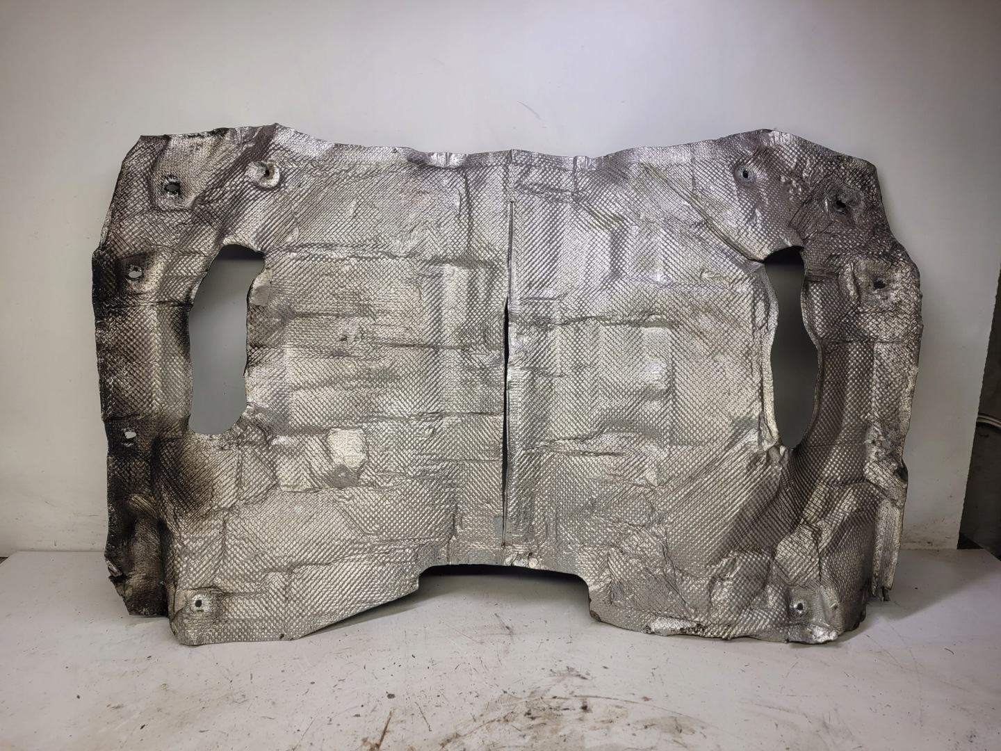 BLENDE ABDECKUNG TERMICZNA TUNELU AUDI A4 B8 A5 8K0803979