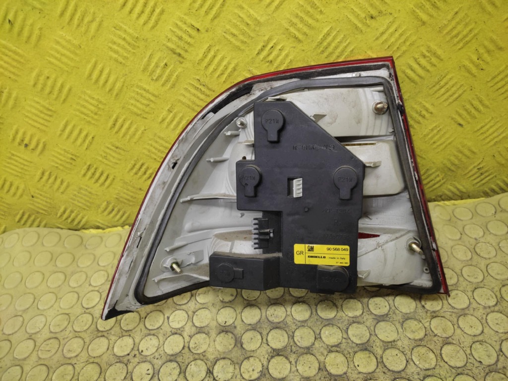 OPEL VECTRA B light right rear part 90568049
