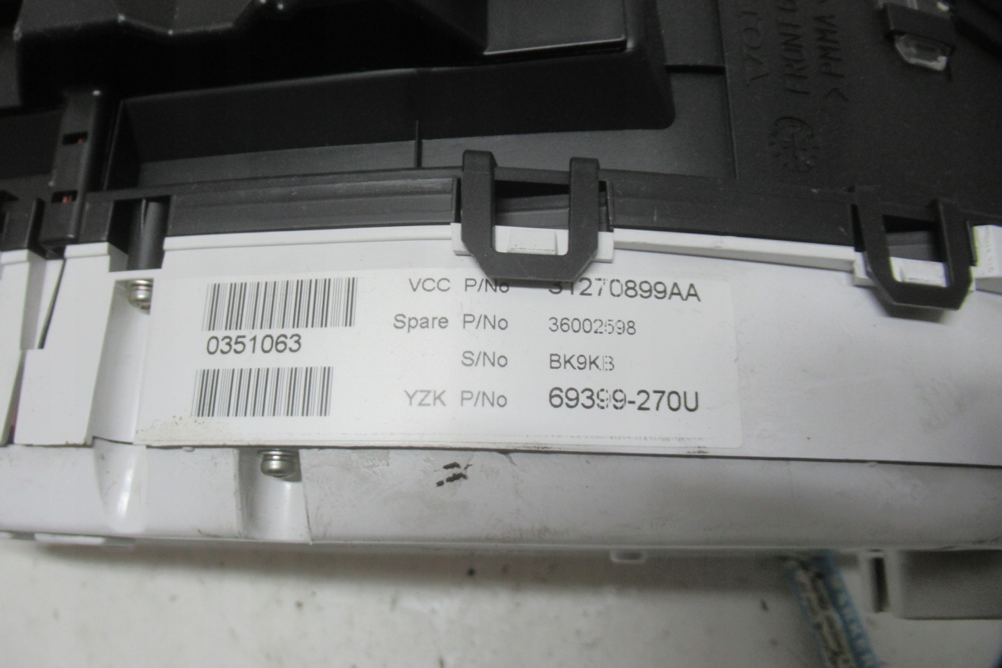 VOLVO V70 2.0 D 09R dials dials 31270899AA