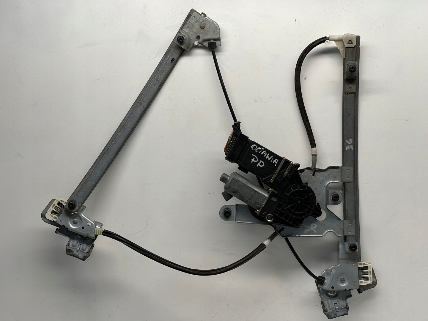 window regulator front right SKODA OCTAVIA and 1 1U0 101448203