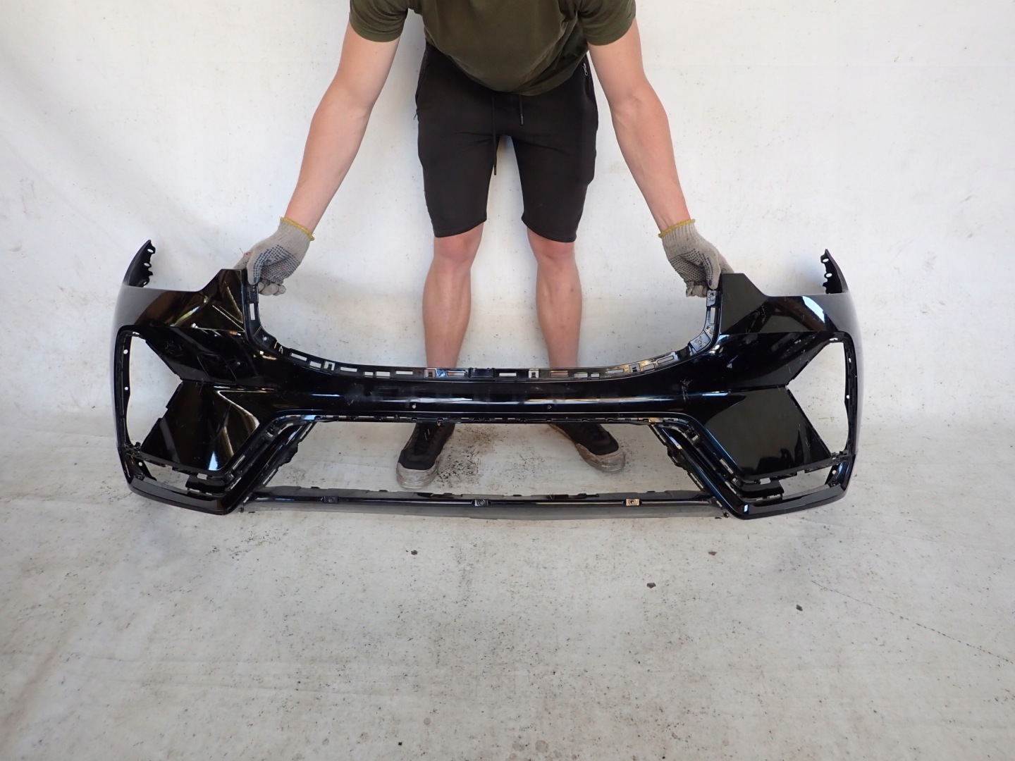 VOLVO XC60 II 2 R-design LIFT 21- bumper front front 32234958