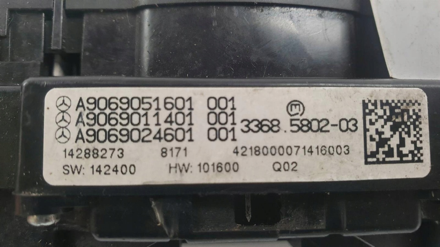 Écran PANEL A9069051601 MERCEDES SPRINTER W906
