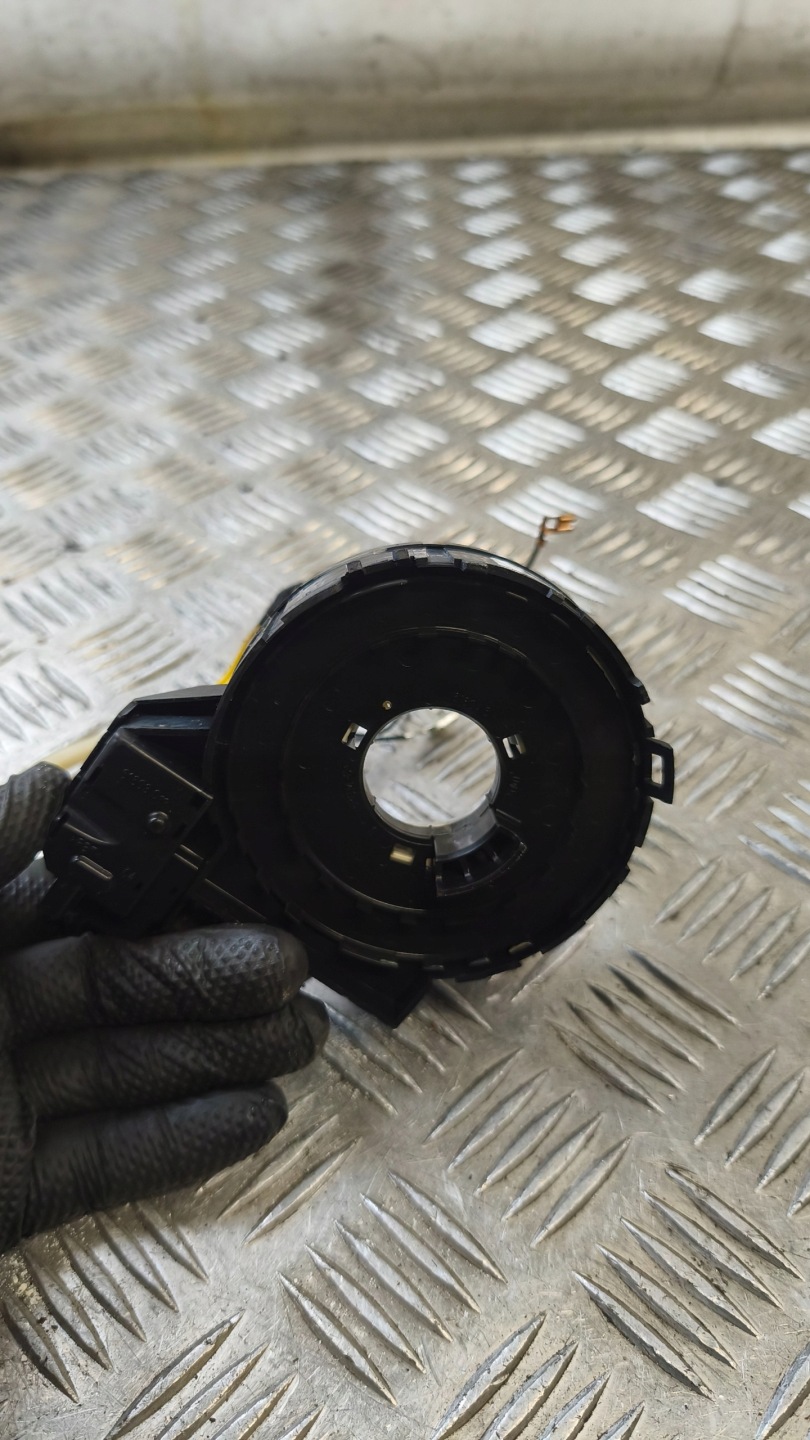 ring airbag ZWIJAK VW JETTA 2007r 1K0959653C