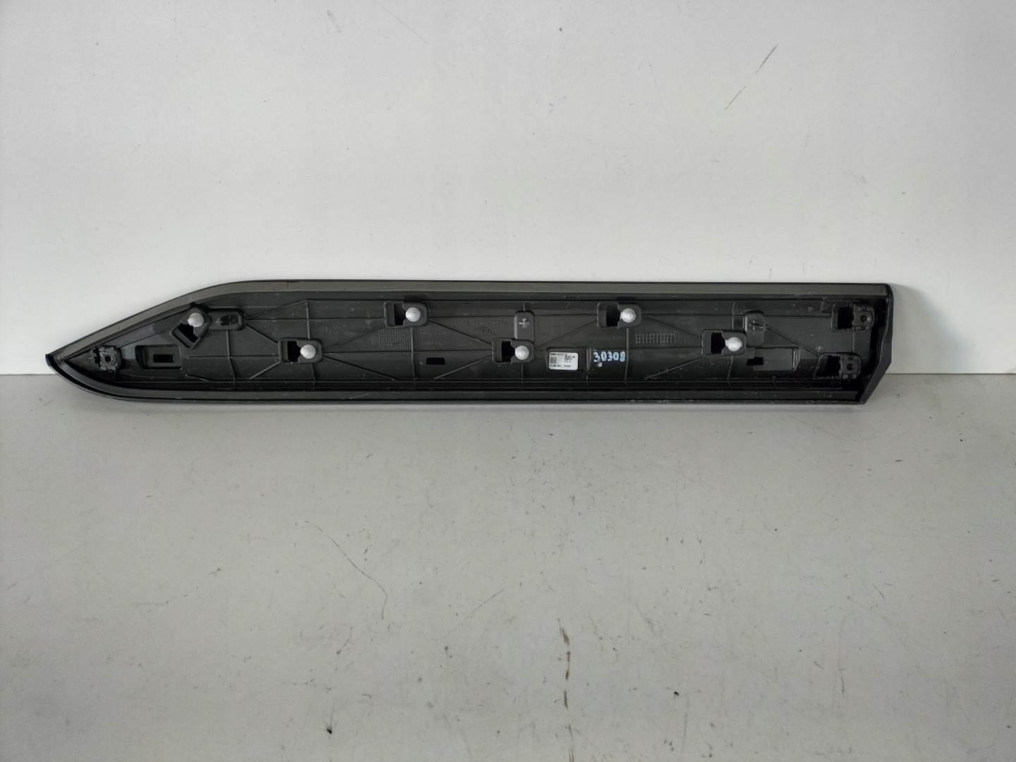 moulding door rear part left SKODA SUPERB III 15
