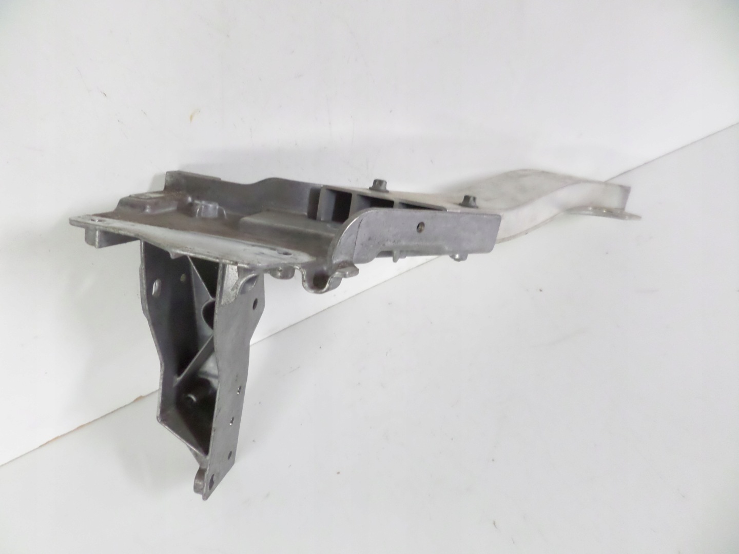 Okular supports front left MERCEDES E KLASA W213 16