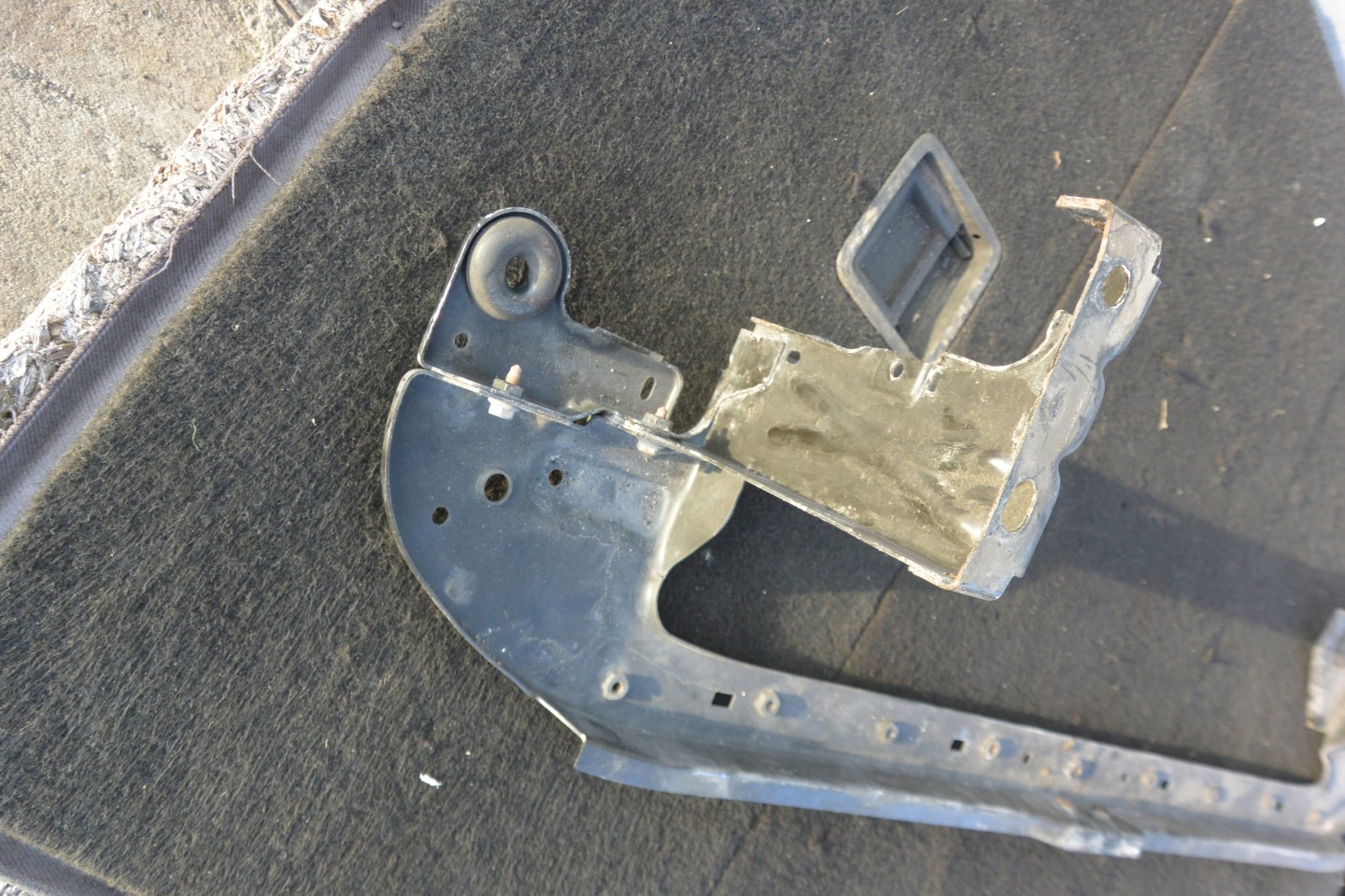 MASERATI QUATTROPORTE VI sider lower below radiator