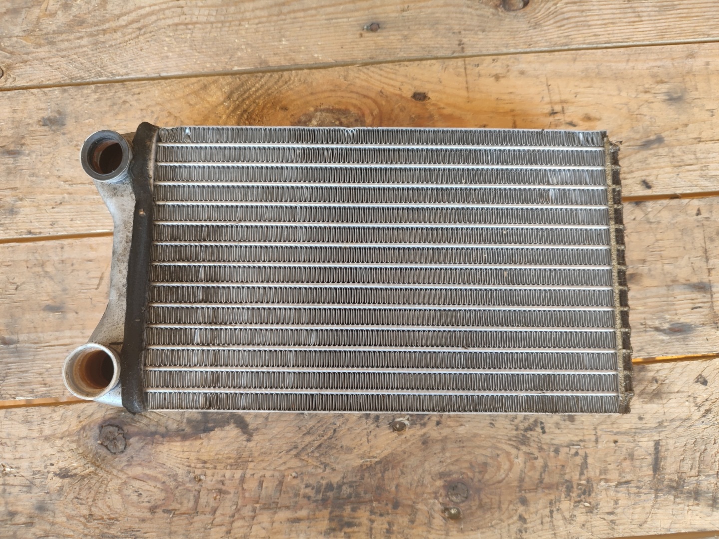 chladič topení AUDI A4 B7 8E2820031A 1.8L