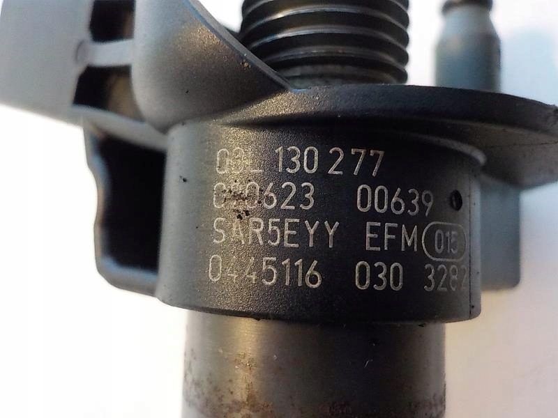 SKODA SUPERB II injector 0445116030 03L130277 2.0 TDI BOSCH
