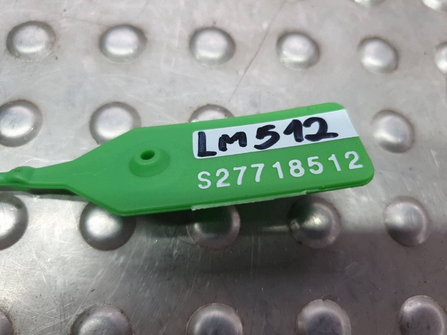 lišta prahová levý předek A2036800735 MERCEDES W203