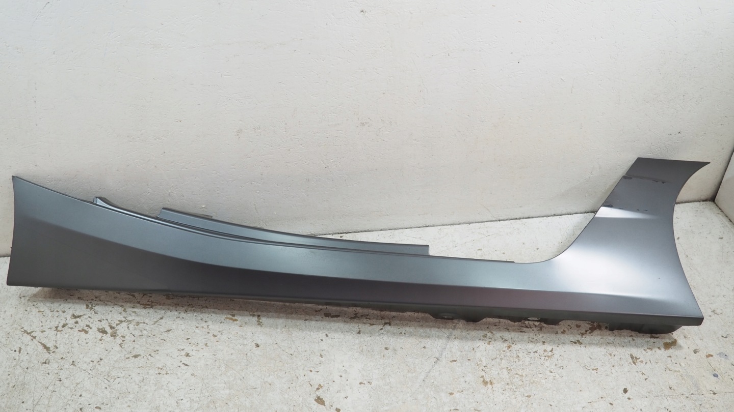 BMW Z4 G29 M Pakiet moulding threshold right 8069776