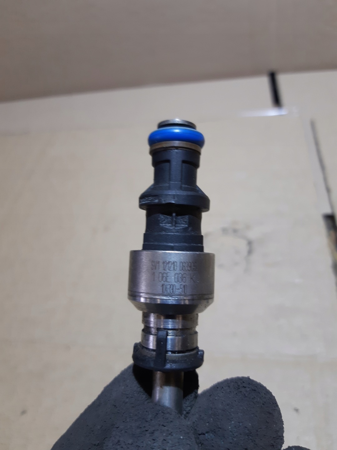 AUDI Q7 4L 3.0 TFSI injector nozzle 106E036K