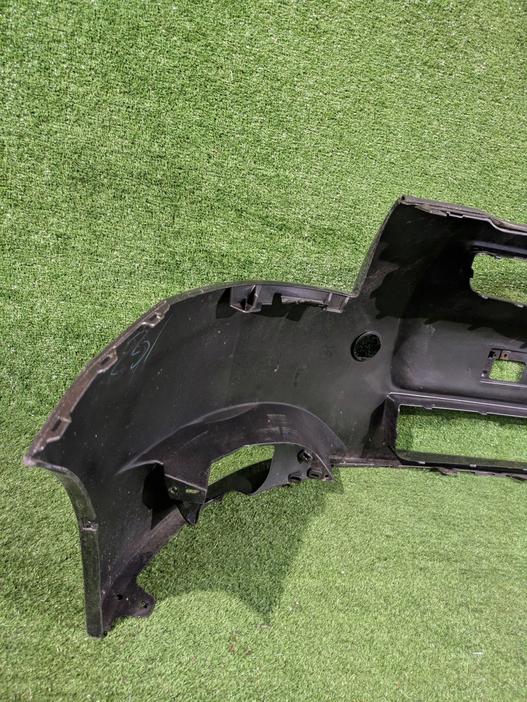 front bumper front TOYOTA AURIS and 06- NR.Z9097