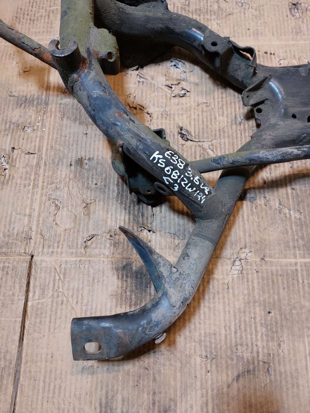 axle beam axle beam front BMW E38 3.5 V8