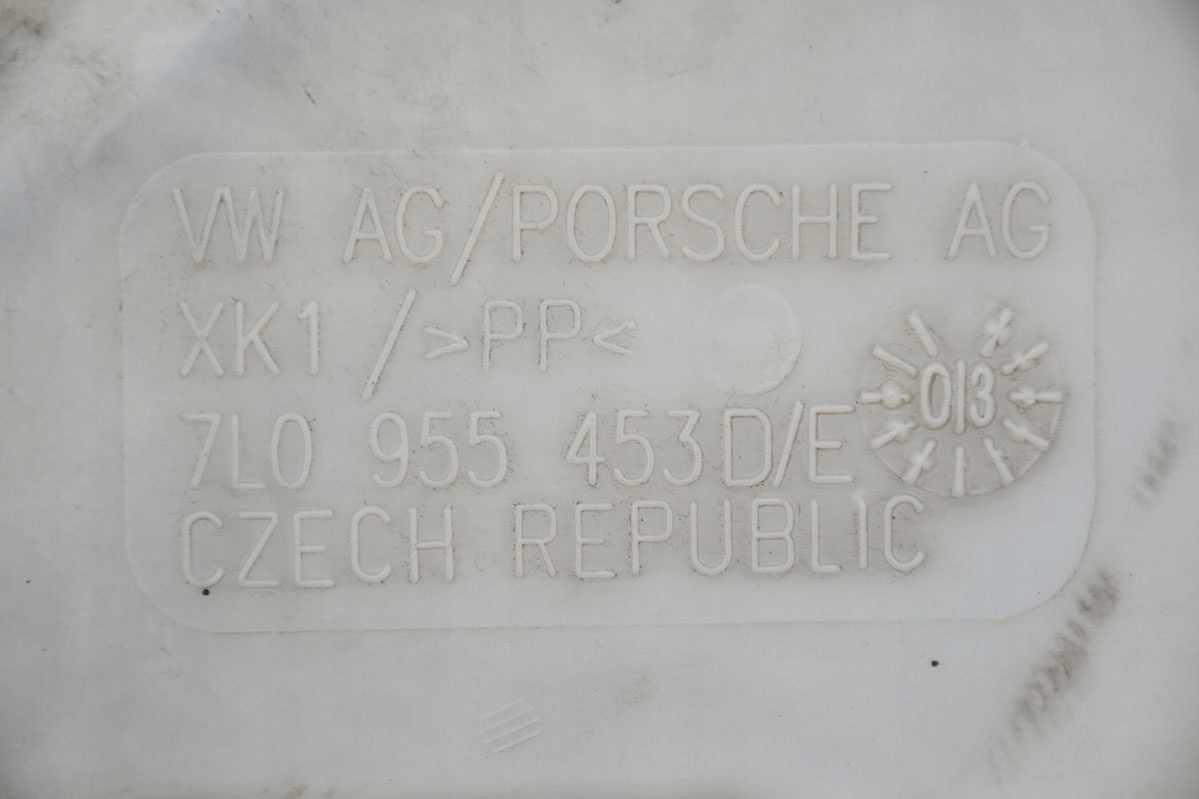 washer fluid tank PORSCHE CAYENNE TOUAREG