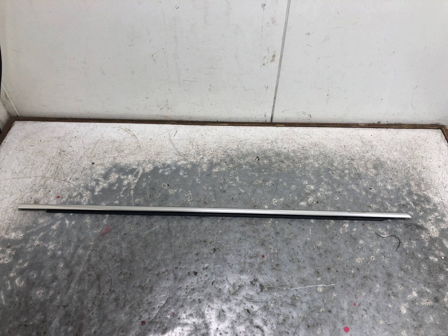 moulding CHROM door right front VW PASSAT B7 3AA837476A