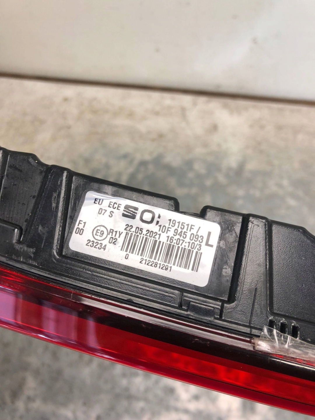 light cap bonnet LED CUPRA BORN 10F945093