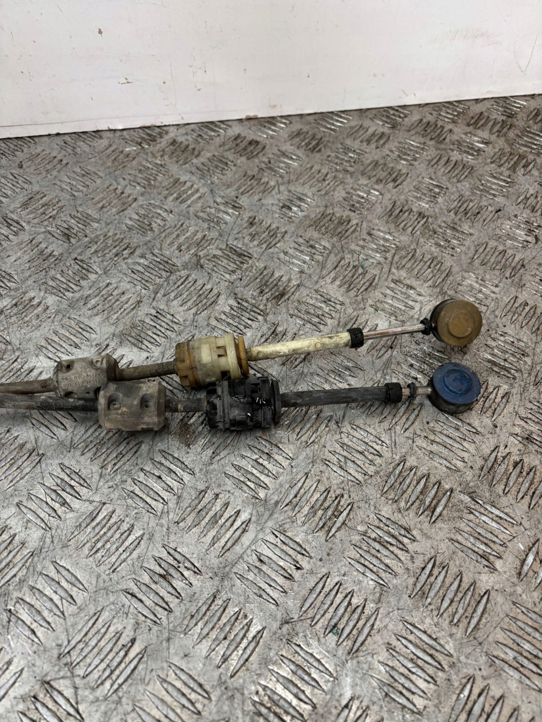 Câble Mécanisme levier vitesse Engrenage OPEL ZAFIRA C 55580650