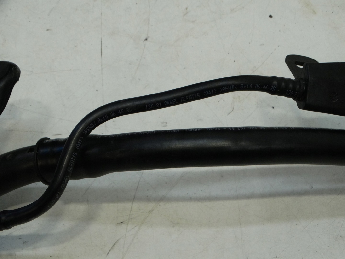 rohr einfüll + deckel ADBLUE CITROEN C4 III 24R.- 9813850980