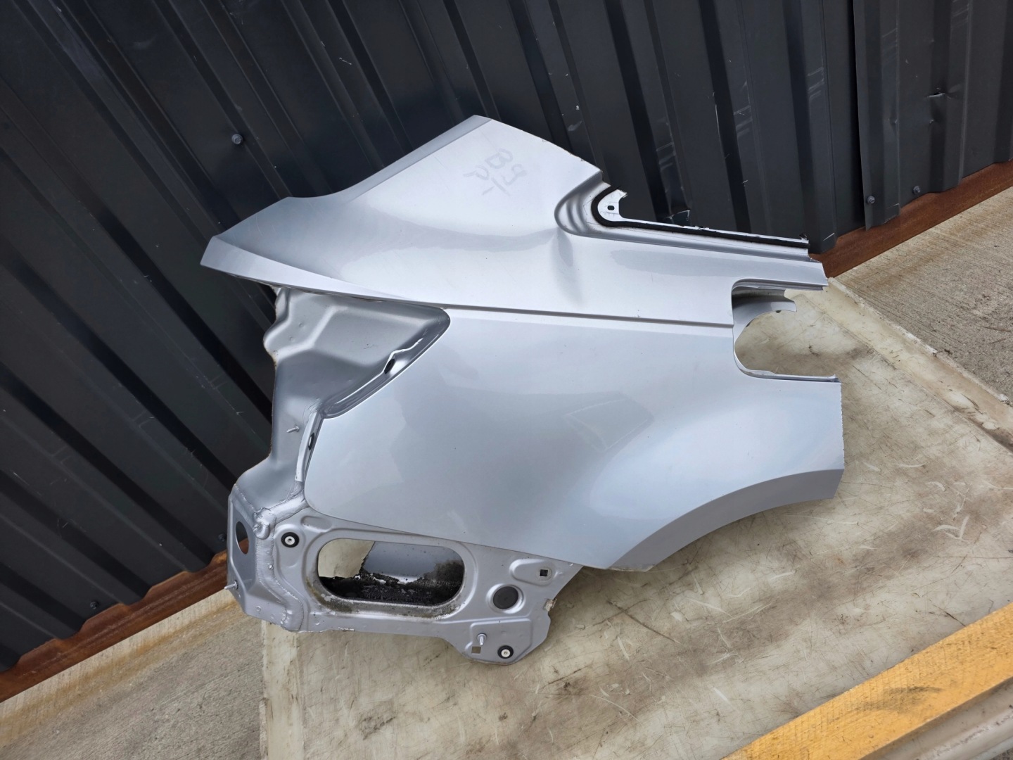 fender rear part threshold quarter right AUDI A4 B9 KOMBI 2016-2019