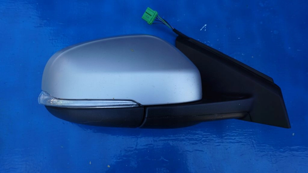 VOLVO V40 CC LIFT - right mirror 6 PIN