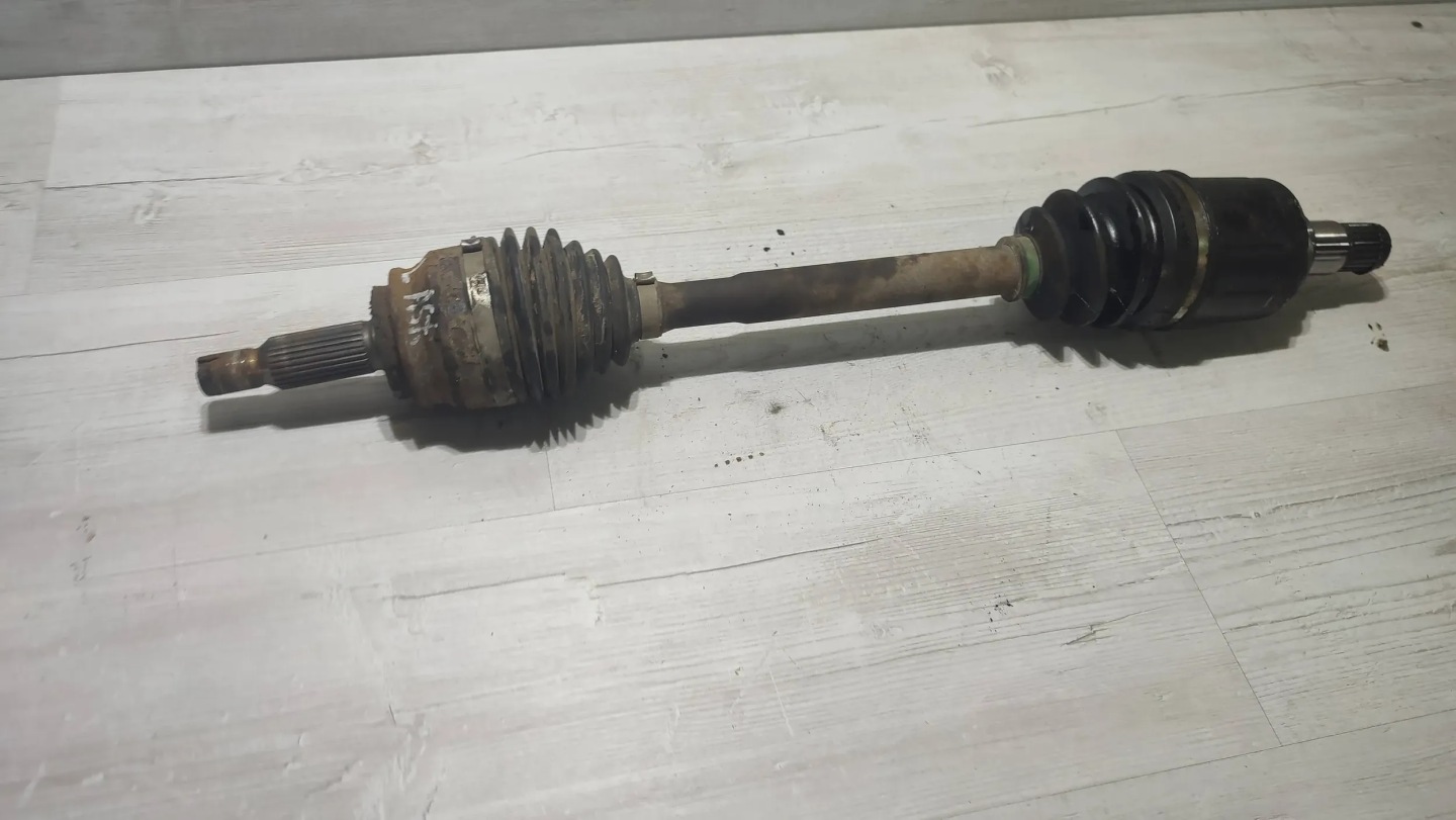 Mitsubishi ASX 18r. 1.6DiD front side left semi-axis