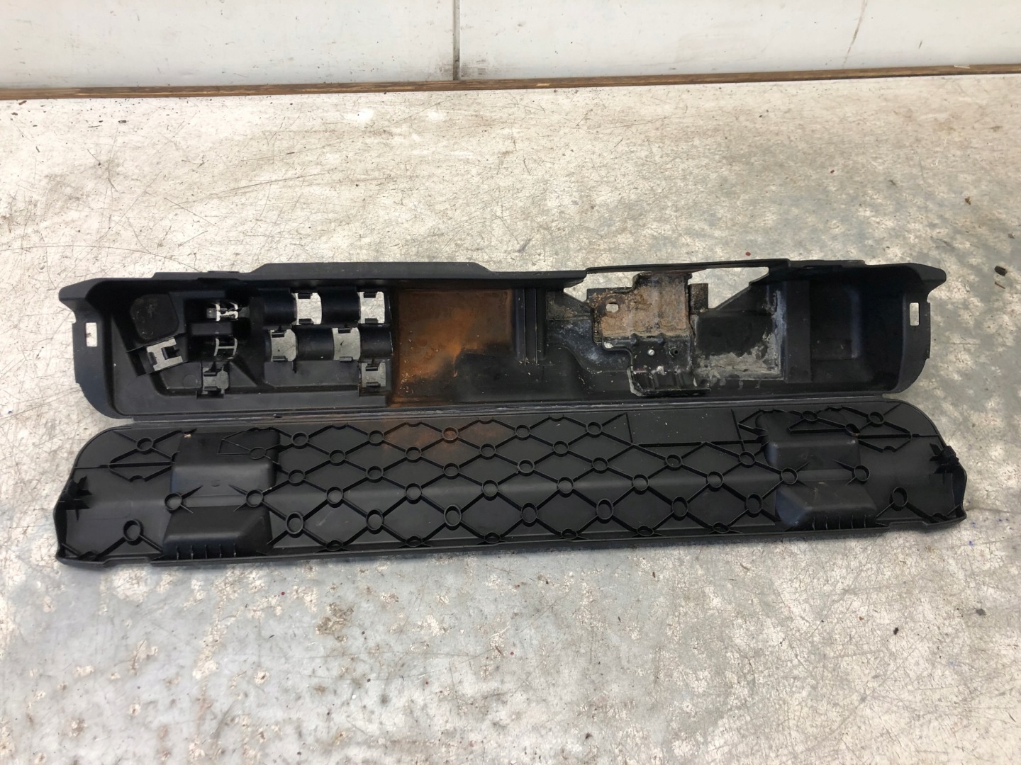 passenger compartment boot MAZDA RX-8 RX8 F15169671