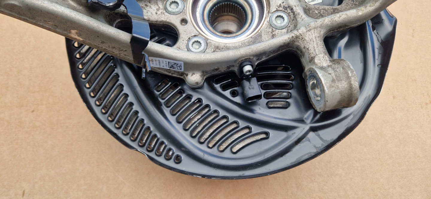 Mozzo FUSELLO perno mozzo disco 4K0407560D 4K0407242B AUDI A6 C8 Destro