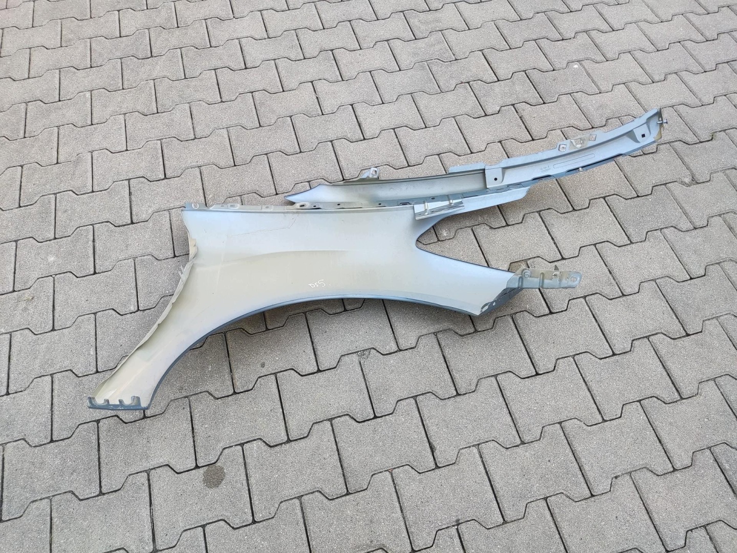 fender left front front CITROEN DS5 2011-2015