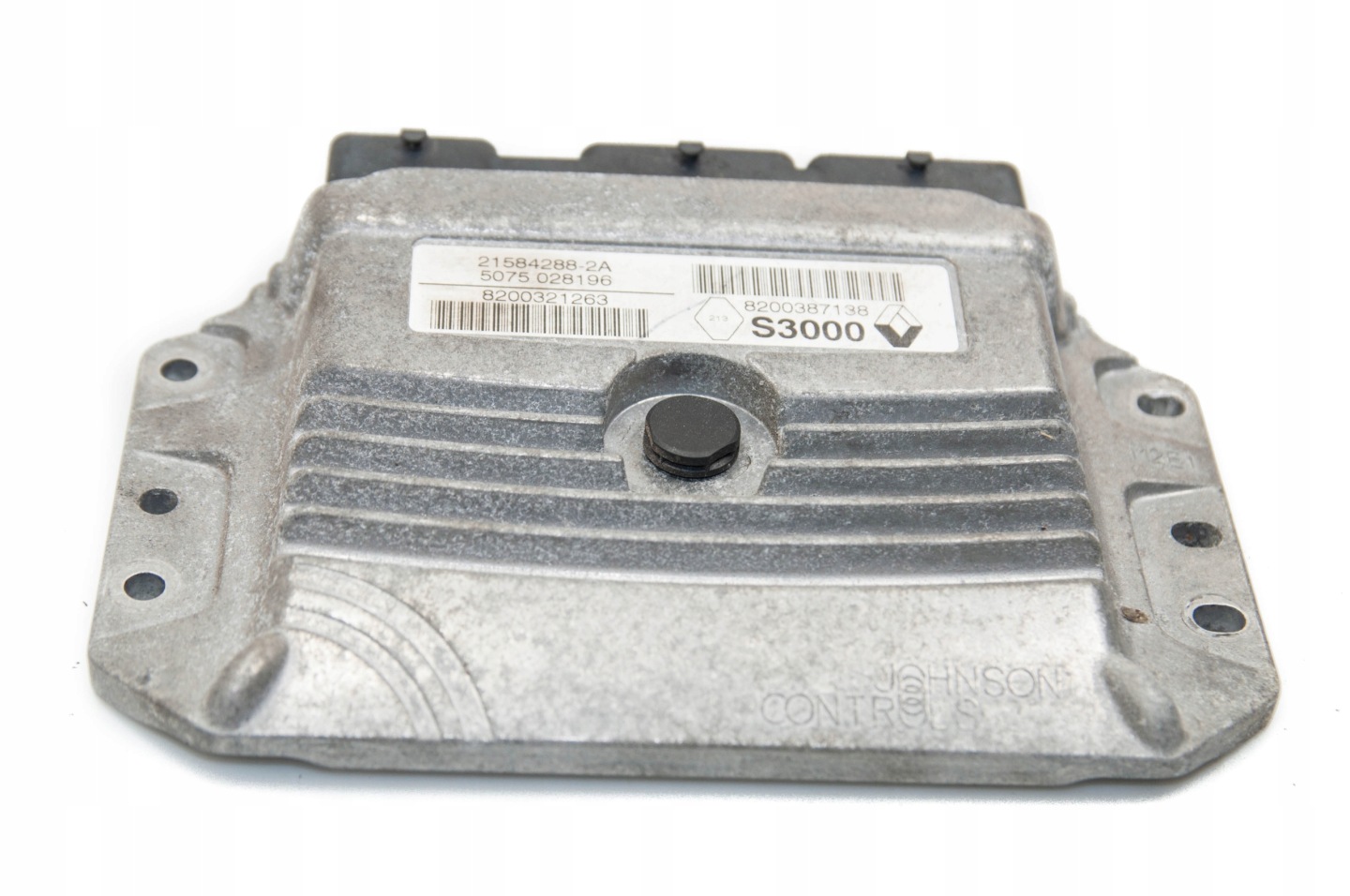 control unit of the engine RENAULT SCENIC II 2.0 8200387138