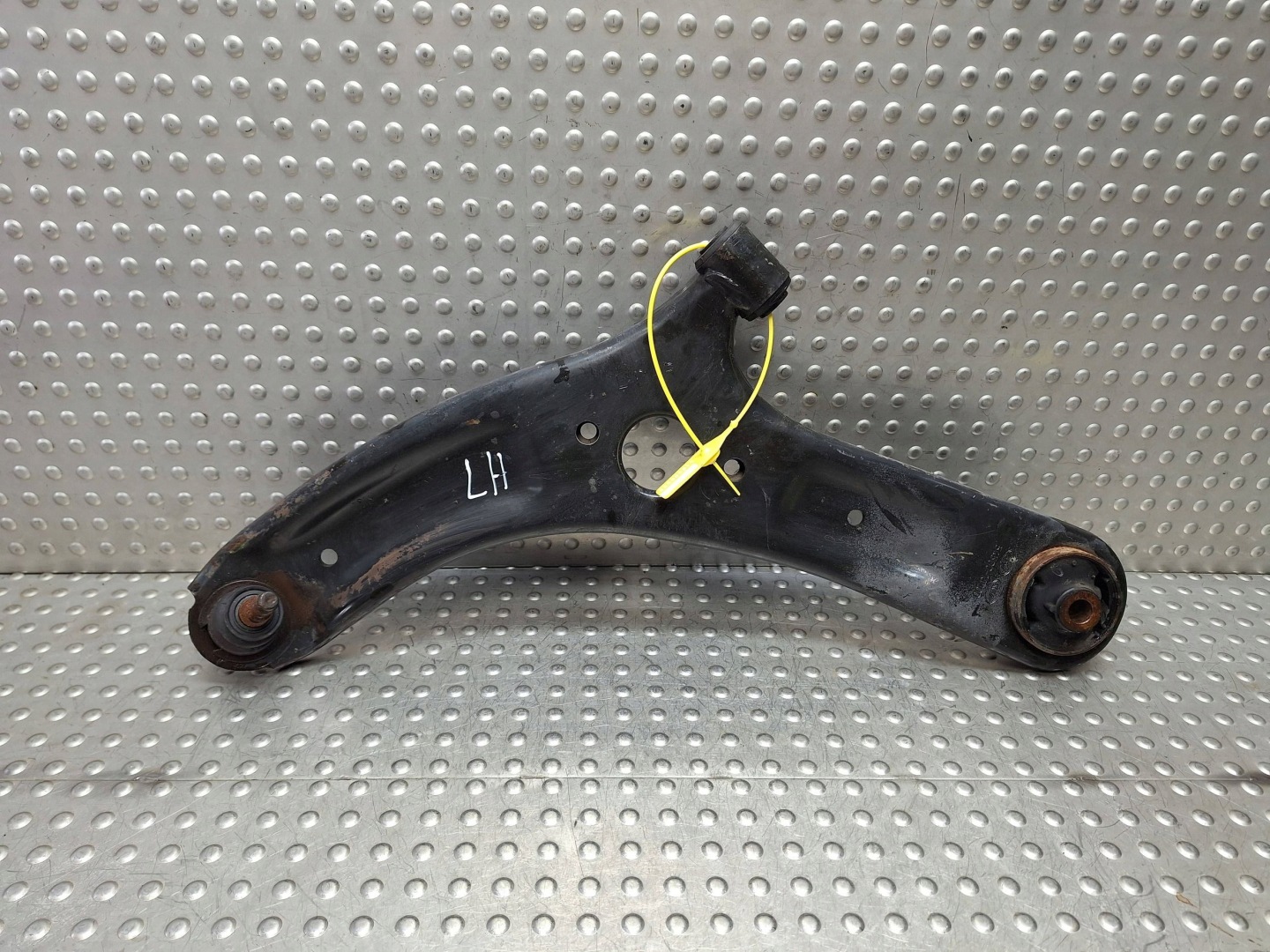 arm left front HYUNDAI i20 LIFT and 12-14 54500-1J700