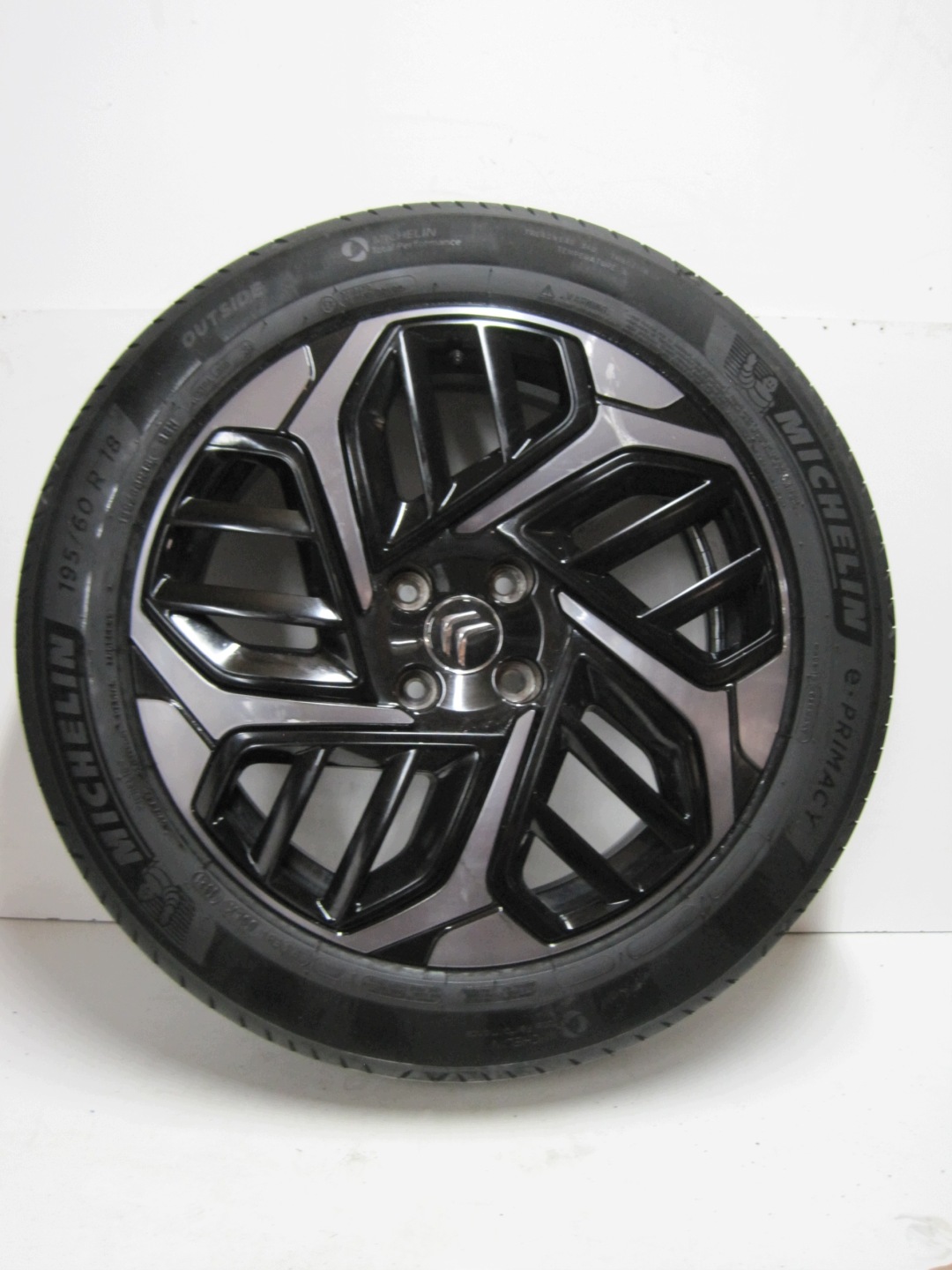 wheels discs tyres CITROEN C4 III R18 6 4 MM