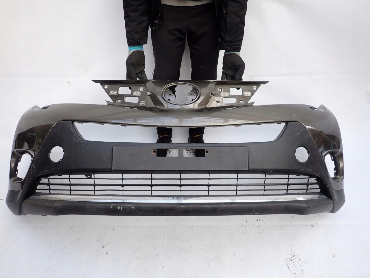TOYOTA RAV4 IV 2013-16 bumper front PREDNI SPR