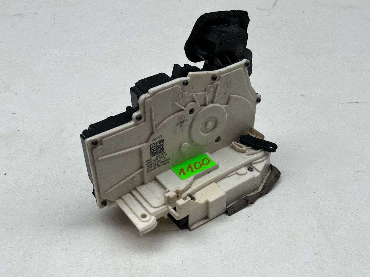 AUDI A6 C8 lock door left rear part 4K0839015P @M