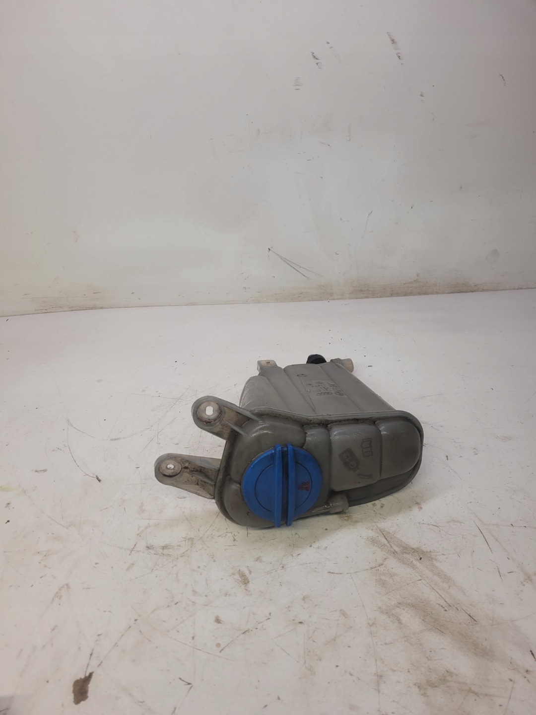 ekspanziona posuda AUDI A4 S4 S5 8K0121405N